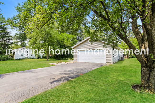 Building Photo - 3 bedroom, 2 bath ranch in Sycamore Township
