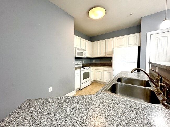 Foto del edificio - 200 Gateway Condos Dr