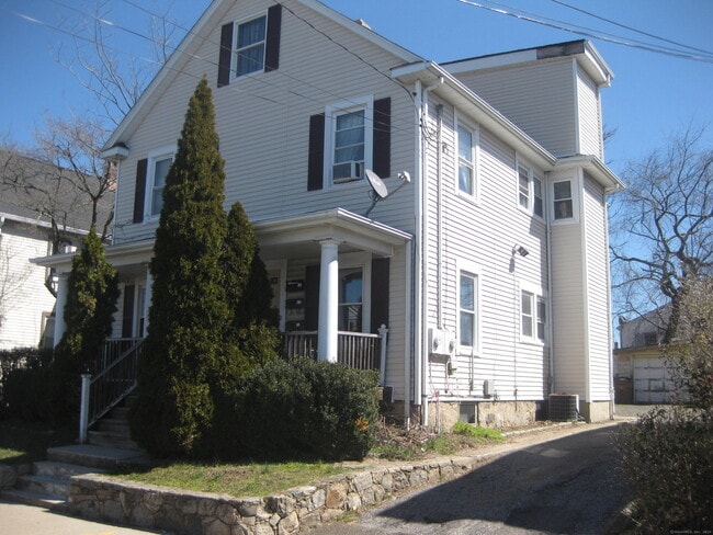 Building Photo - 56 Horton St