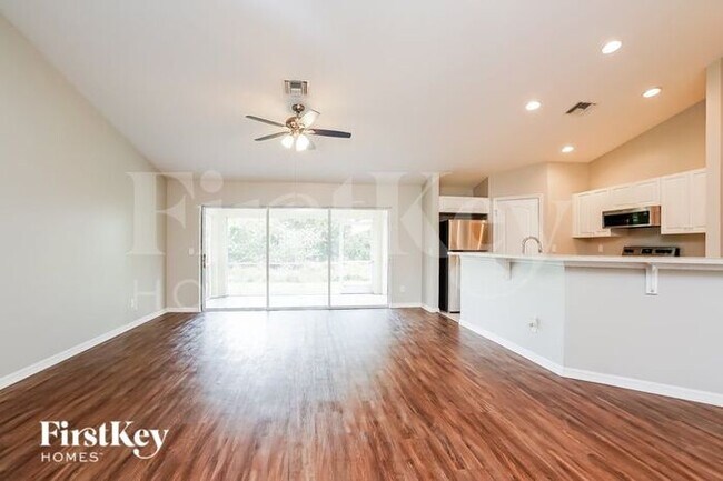 Foto del edificio - 336 Pinehurst Ave