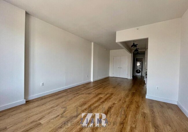 Foto del edificio - 0 bedroom in Brooklyn NY 11216
