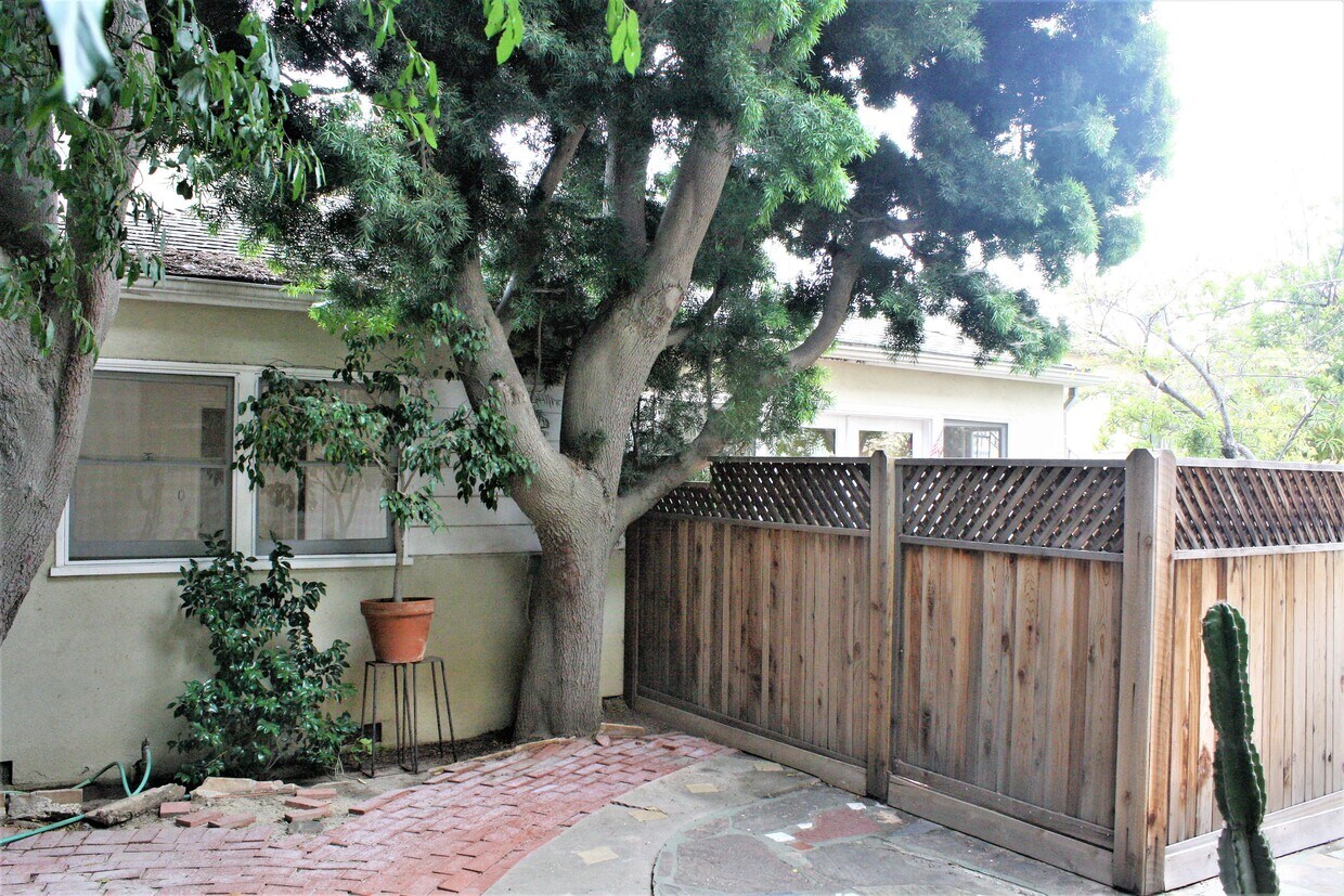 2812 Montana Ave Unit D, Santa Monica, CA 90403 Apartments in Santa