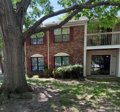 Building Photo - 11 Crabapple Ln