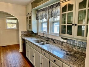 Building Photo - 1123 Flint St