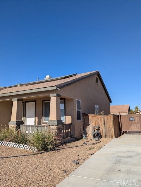 Foto del edificio - 14537 Oakdale Cir