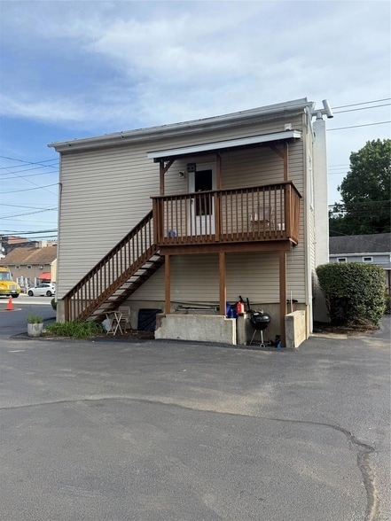Building Photo - 110 W Railroad Ave