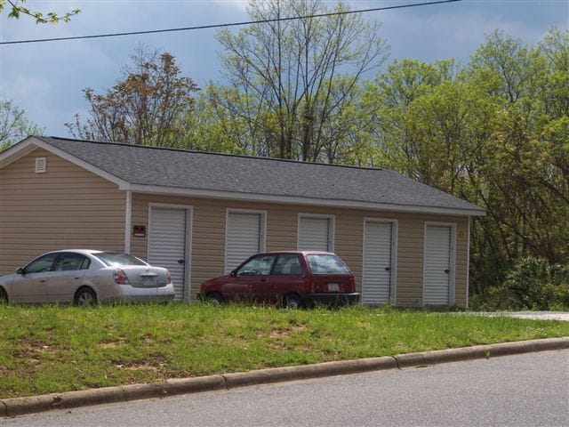 Almacenamiento - Nottingham Townhomes