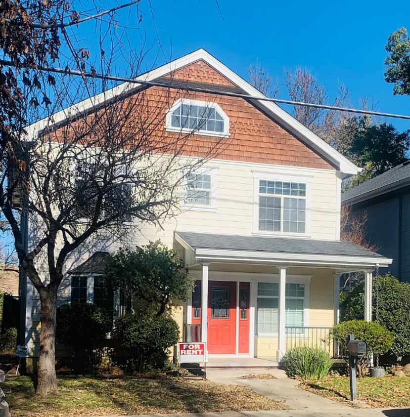 Foto principal - Beautiful 5 bedroom home available soon!