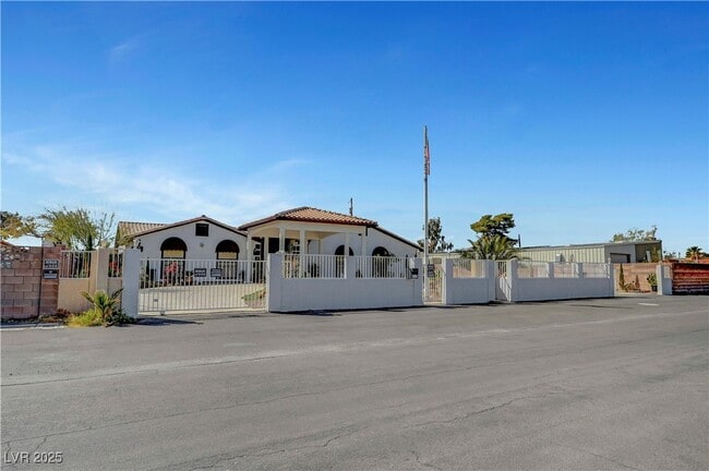 Foto del edificio - 8365 Haven St