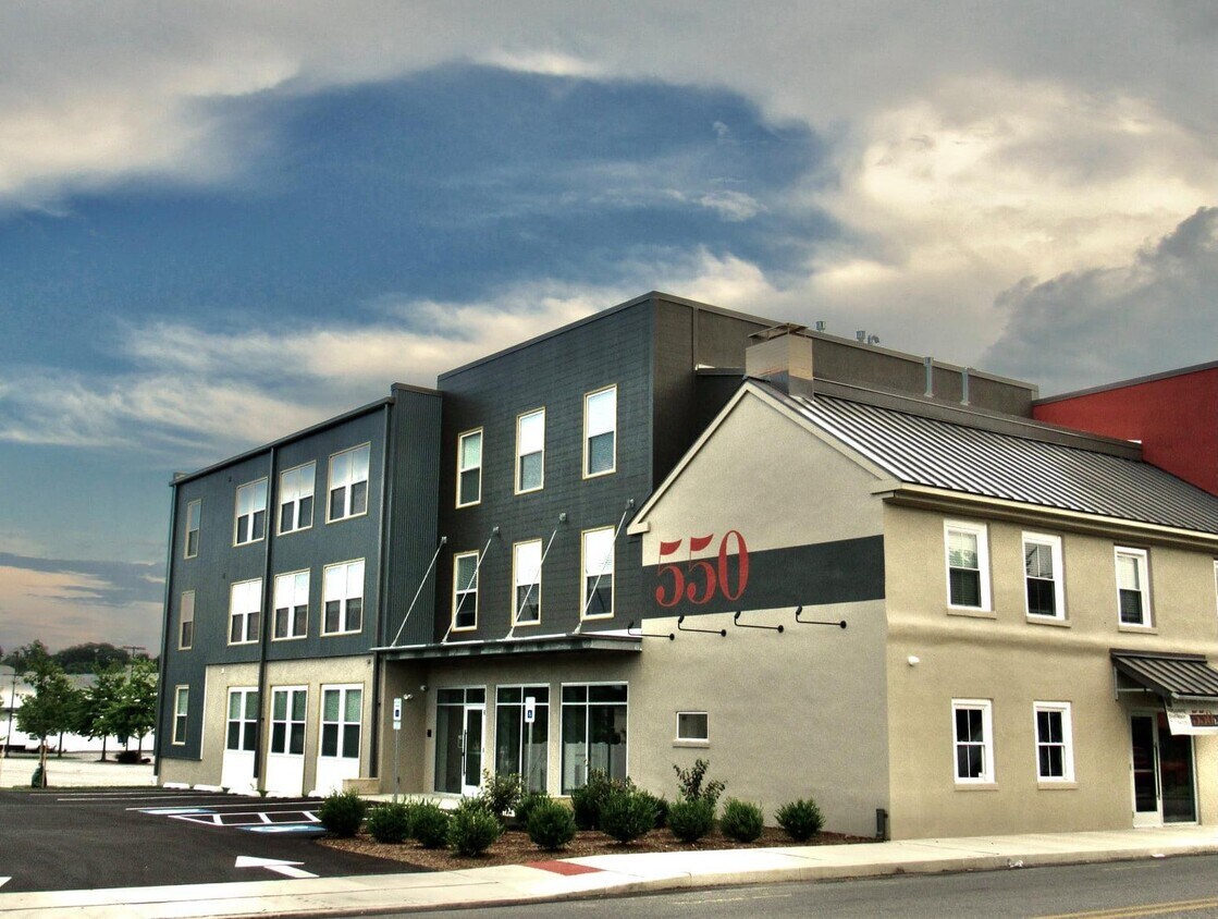 Community Views - 550 Lofts - One Bedrooms