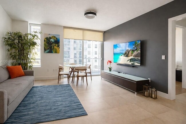 Building Photo - 1050 Brickell Ave
