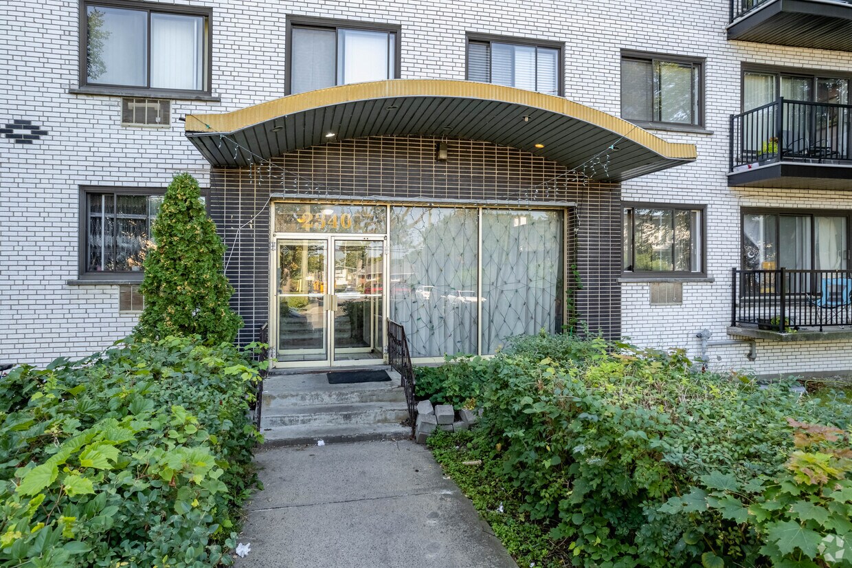 Photo du bâtiment - 2340 Rue Gold