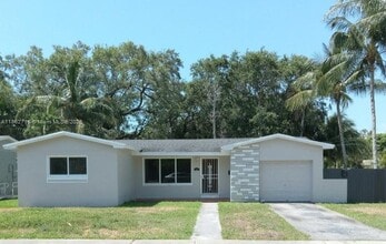 Building Photo - 900 NE 154th St
