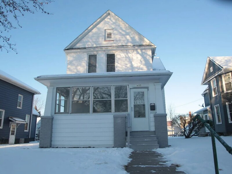 1435 10th St, Moline, IL 61265 House Rental in Moline, IL