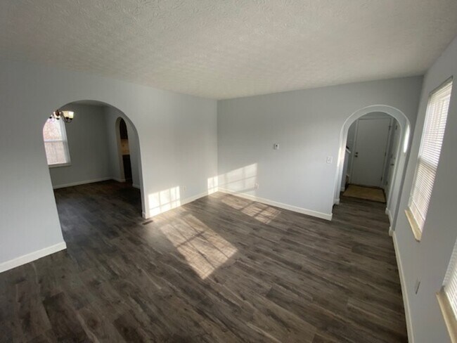 Building Photo - 6158 Northbend Dr