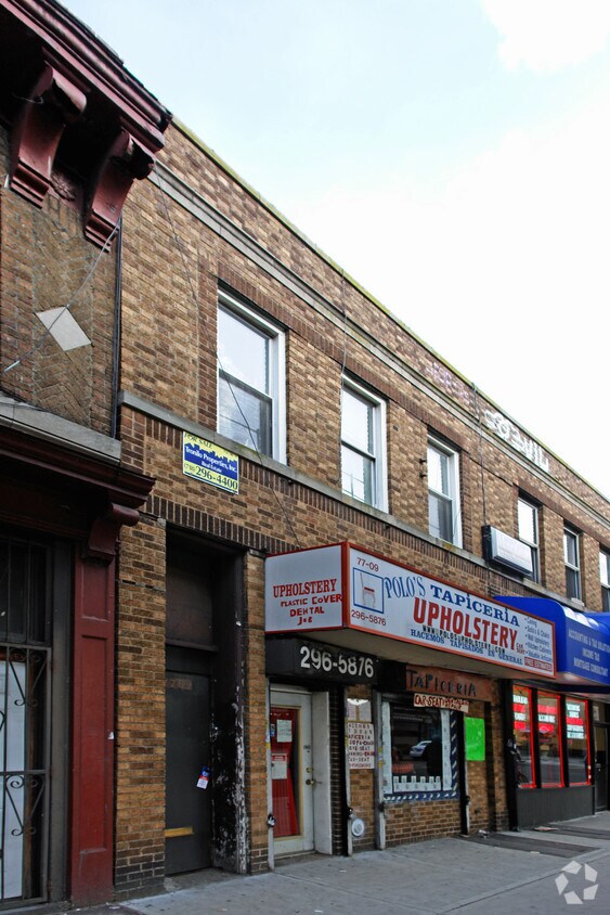Primary Photo - 7711 Jamaica Ave
