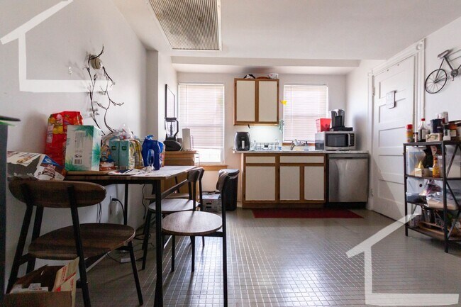 Building Photo - HOT ALLSTON LISTING!!!!