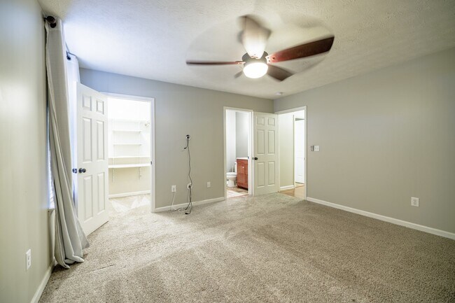 Building Photo - Renovated Home, Minutes from Germantown & ...
