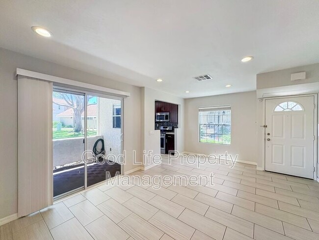 Building Photo - 10686 Aderman Ave