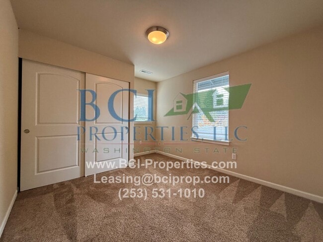 Building Photo - 412 T St SE