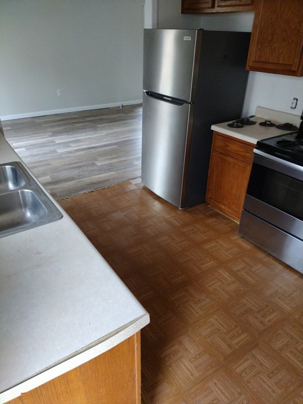 Building Photo - 618 W Horah St