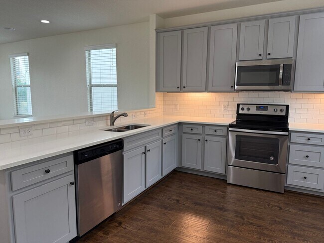 Foto del edificio - 2704 Forest Park Blvd