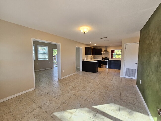 Foto del edificio - 1520 Cunningham Ave