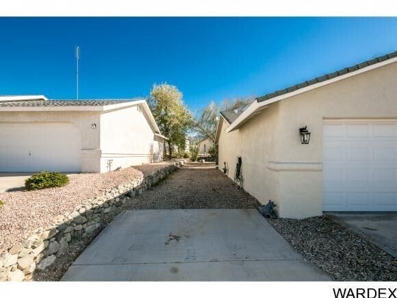 Building Photo - Unfurnished Long Term House, Available now!
