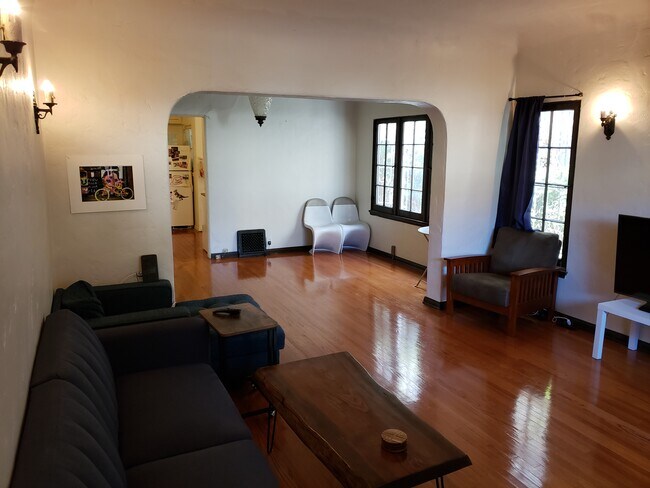Building Photo - 411 N Spaulding Ave