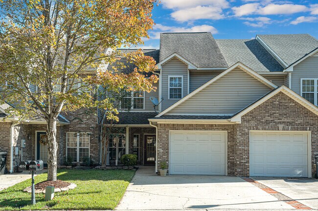 Foto del edificio - 4018 River Walk Ln