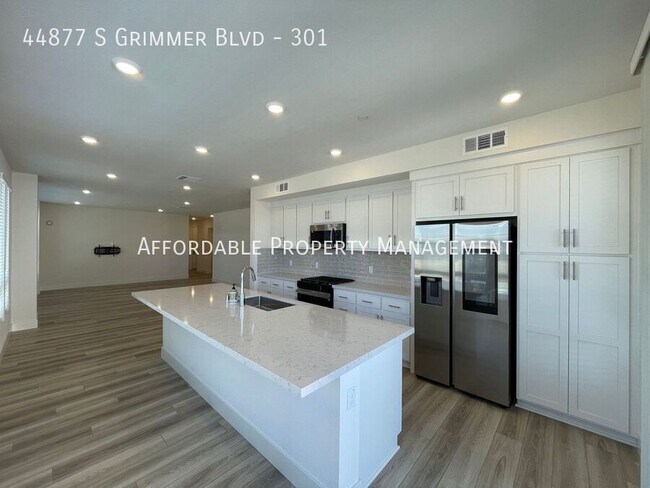 Foto del edificio - 44877 S Grimmer Blvd