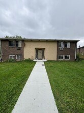 Building Photo - 6646 Amsel Ave NE