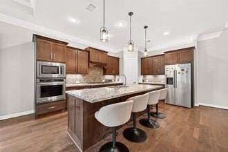 Building Photo - 32607 Wingfoot Cir