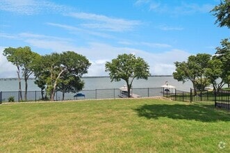 Building Photo - 6214 Lincolnshire Ln