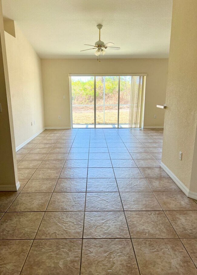 Building Photo - 6795 David Blvd