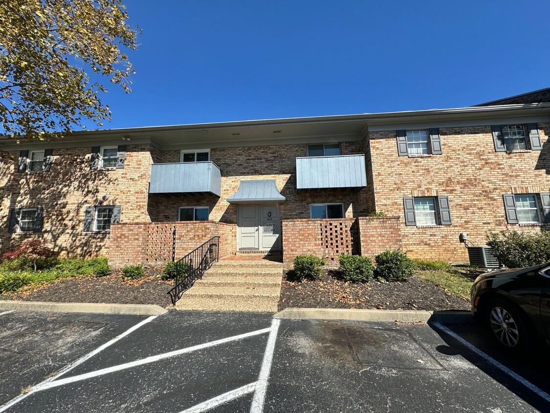 Foto principal - Beautiful Condo in Tates Creek!