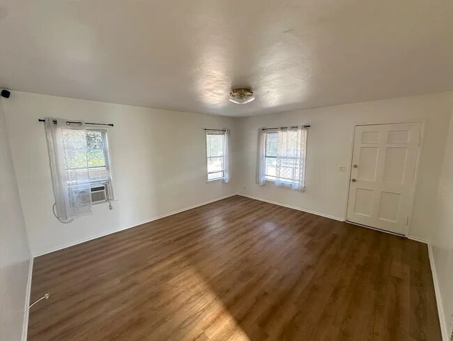 Foto del edificio - 4092 Howard Ave