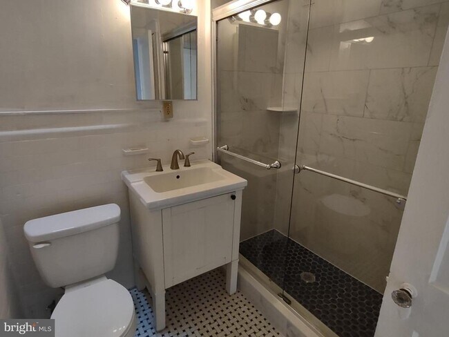 Foto del edificio - 5435 Torresdale Ave