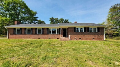 Building Photo - 104 Madison Cir