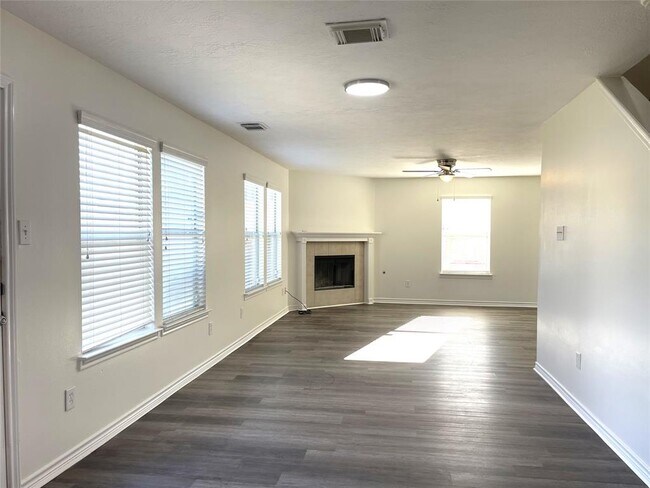 Foto del edificio - 19846 Rustic Lake Ln