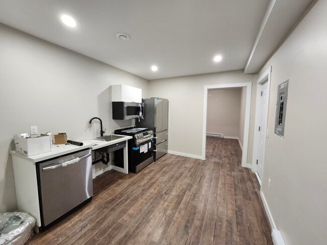 Building Photo - 24 Paddock St