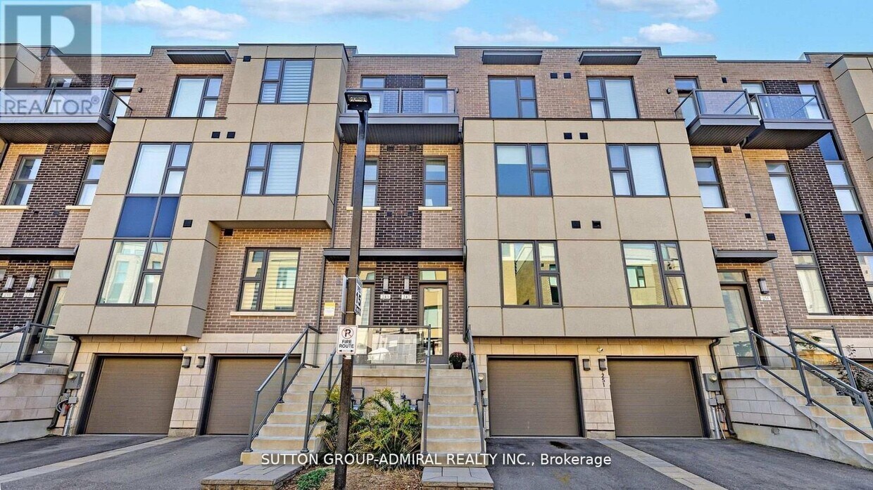 Photo principale - 247 Smallwood Cir