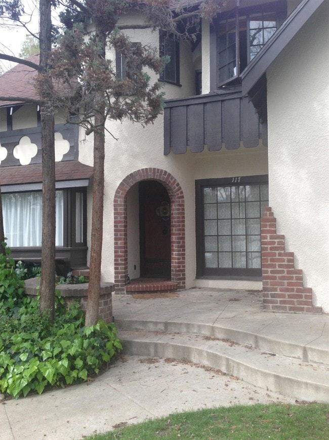 Building Photo - 117 Lee St