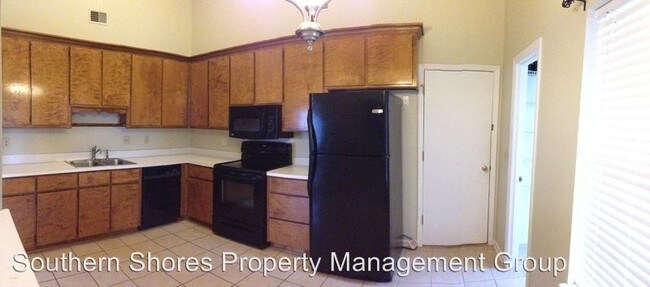 Building Photo - 309 Camelot Dr