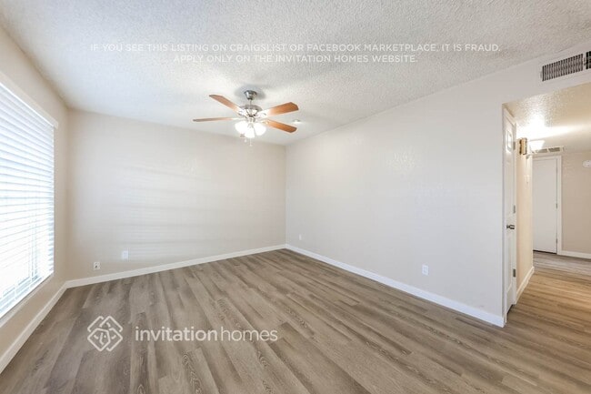 Building Photo - 1408 W Piute Ave