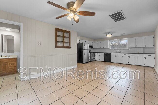 Foto del edificio - 233 County Road 341