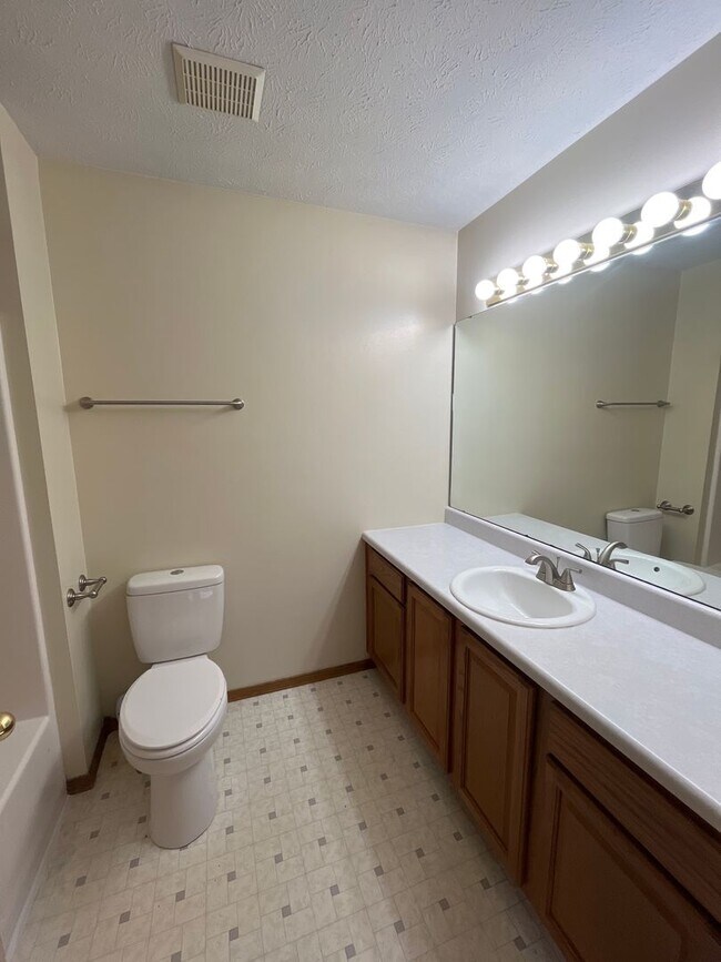 Foto del edificio - Remarkable Value. Unbeatable Location.