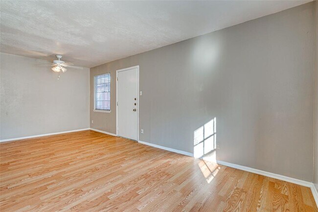 Foto del edificio - 307 E 31st St
