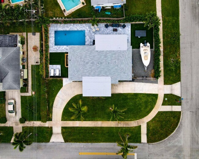 Building Photo - 549 Fairwind Dr