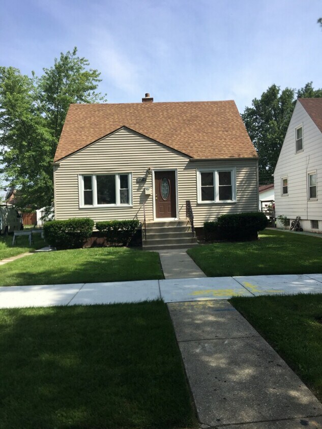 Primary Photo - 3744 W 86th St